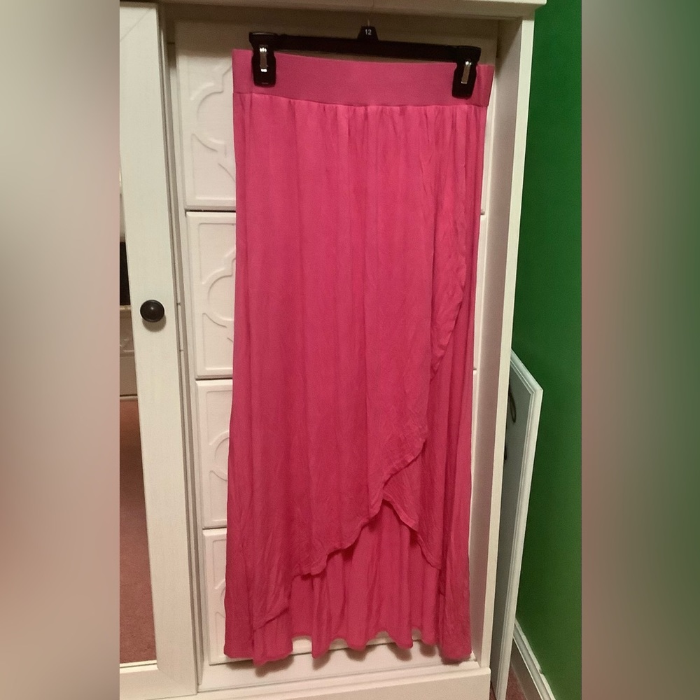 New Directions hi low skirt size medium excellent condition!